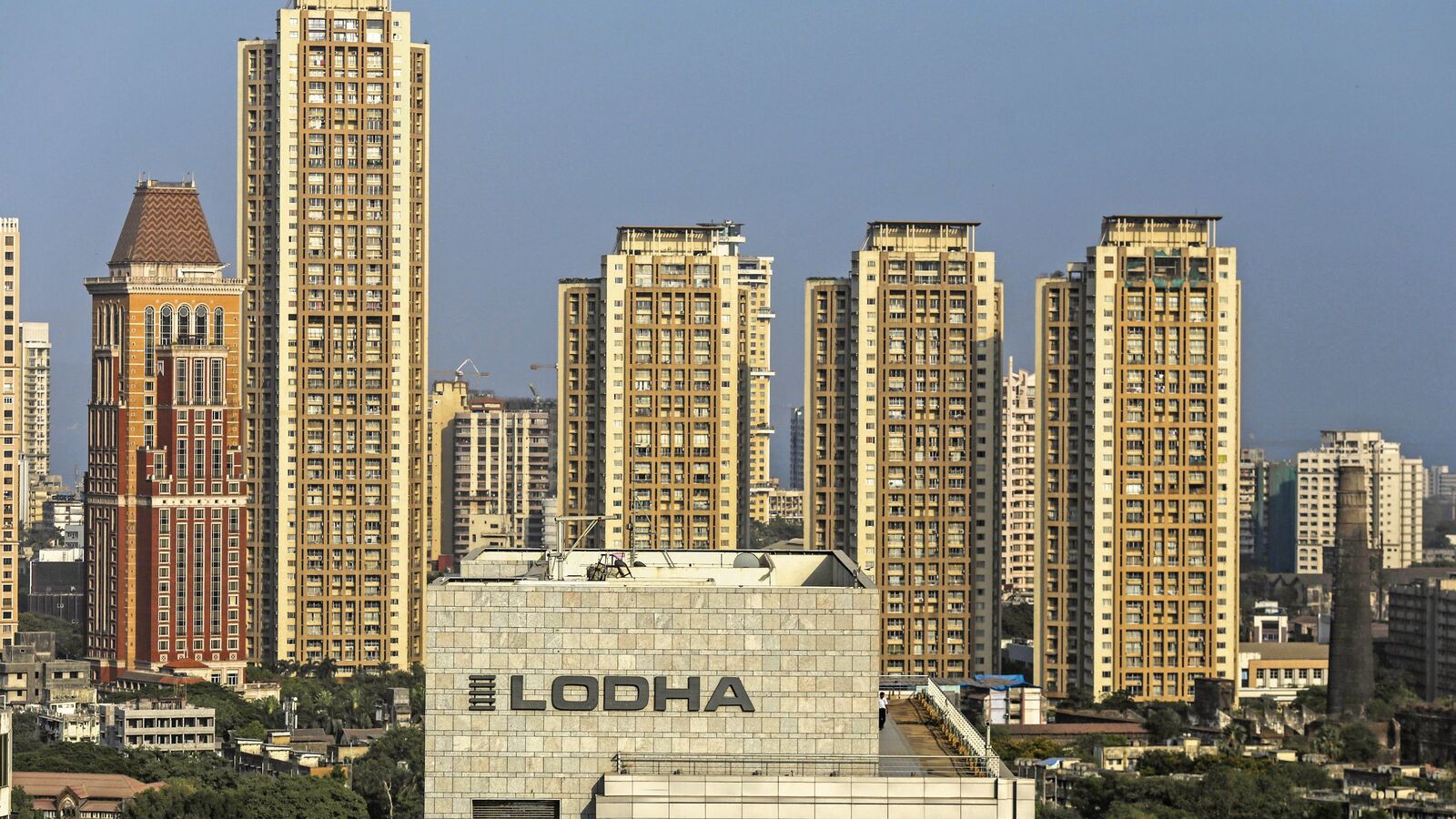 Lodha, DLF drive towards ₹20,000 crore sales goal amid divergent Q2 profits